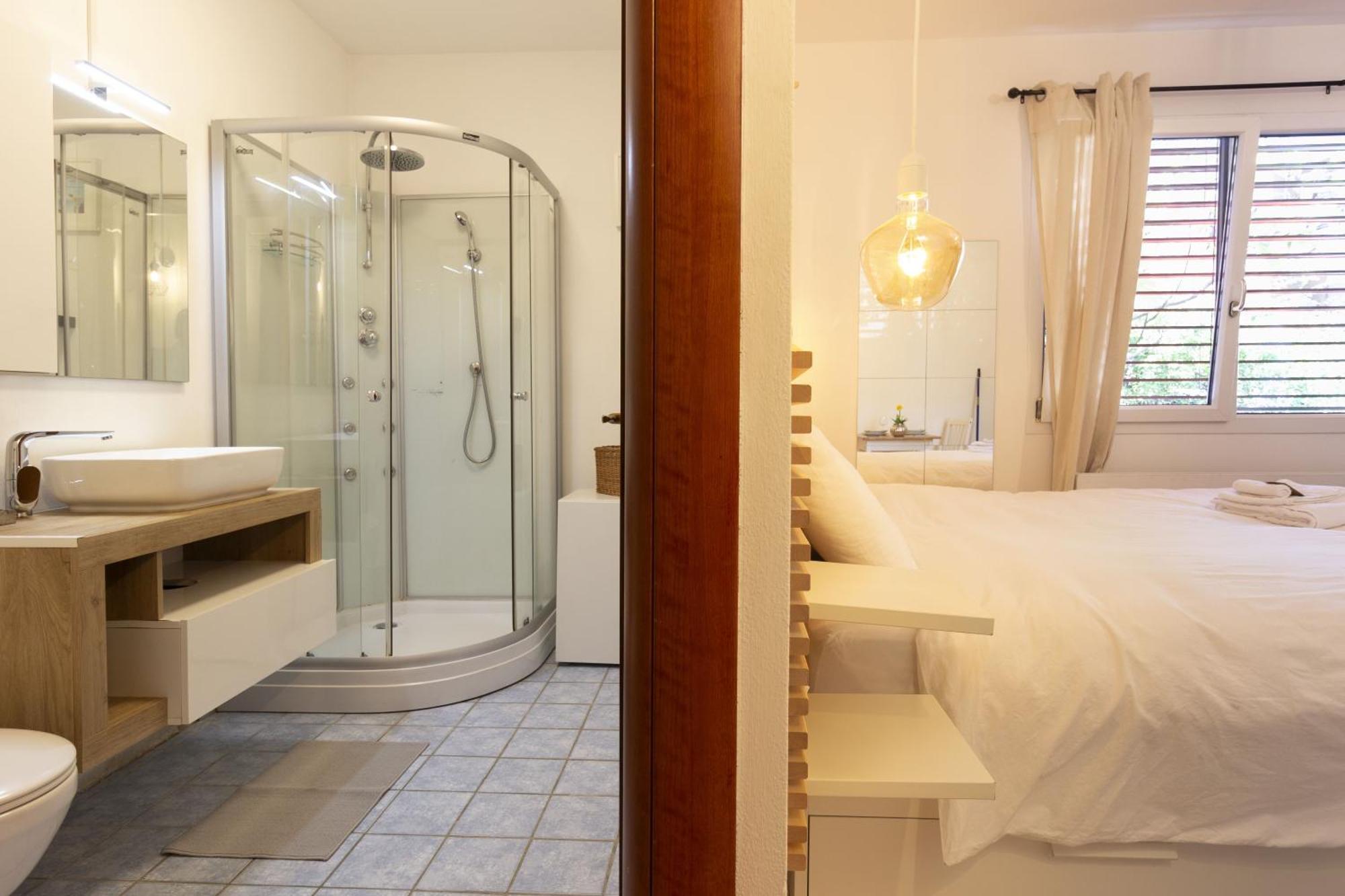 Bnb La Piccola - Free Parking ลูกาโน ภายนอก รูปภาพ