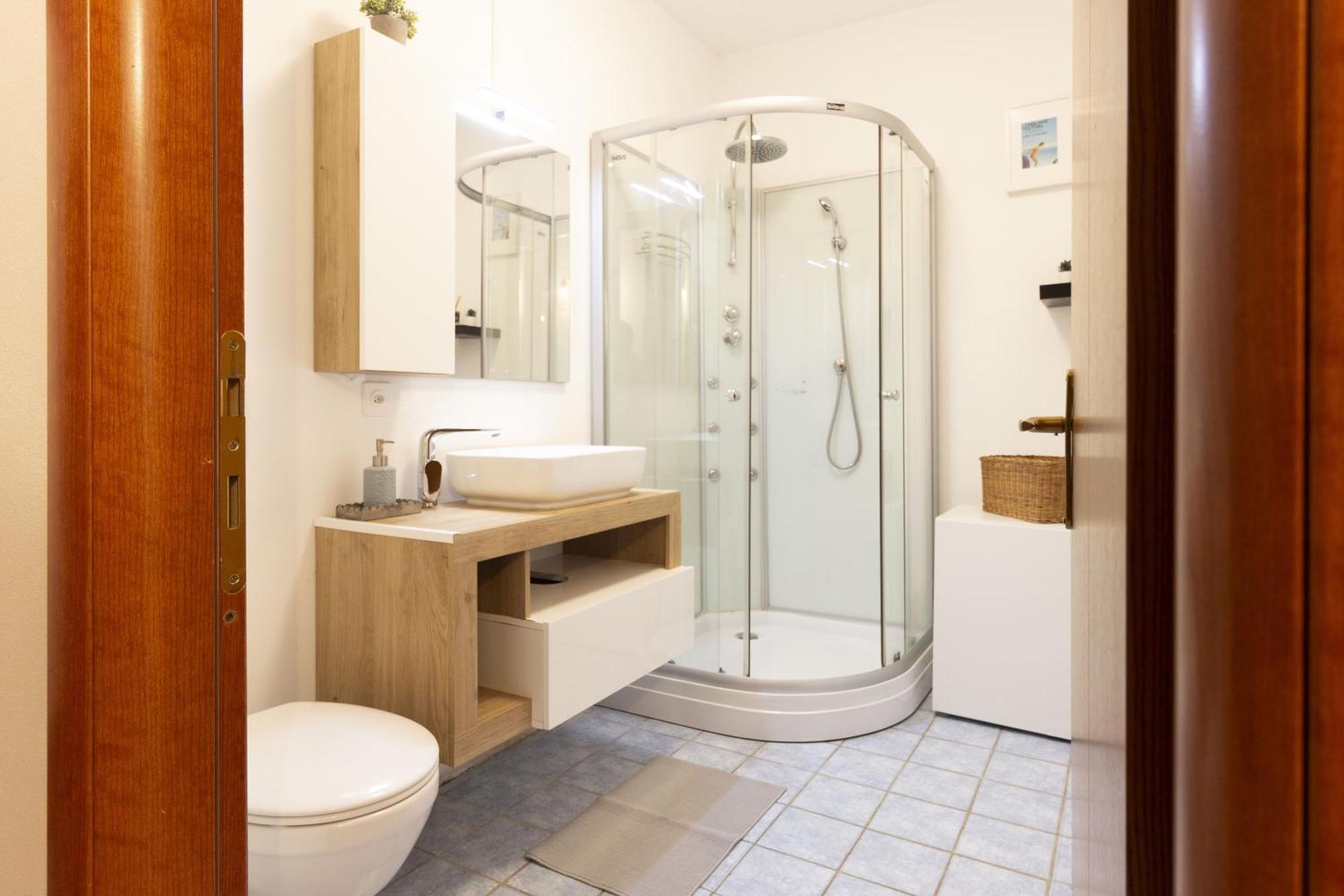 Bnb La Piccola - Free Parking ลูกาโน ภายนอก รูปภาพ